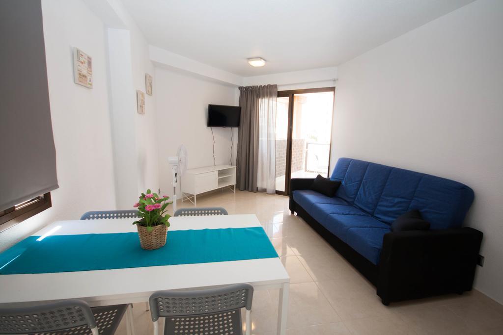Apartamentos Maysan 베니돔 객실 사진